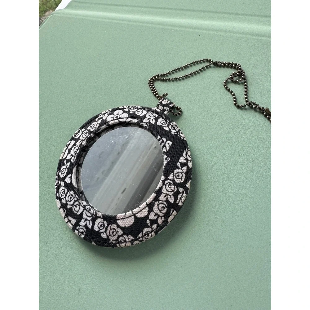 Anna Sui Mirror Round Floral‎ Print Black & White Pocket Mirror Makeup Beauty
